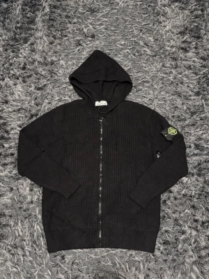  Stone Island hoodie - Size S, good quality, brand new