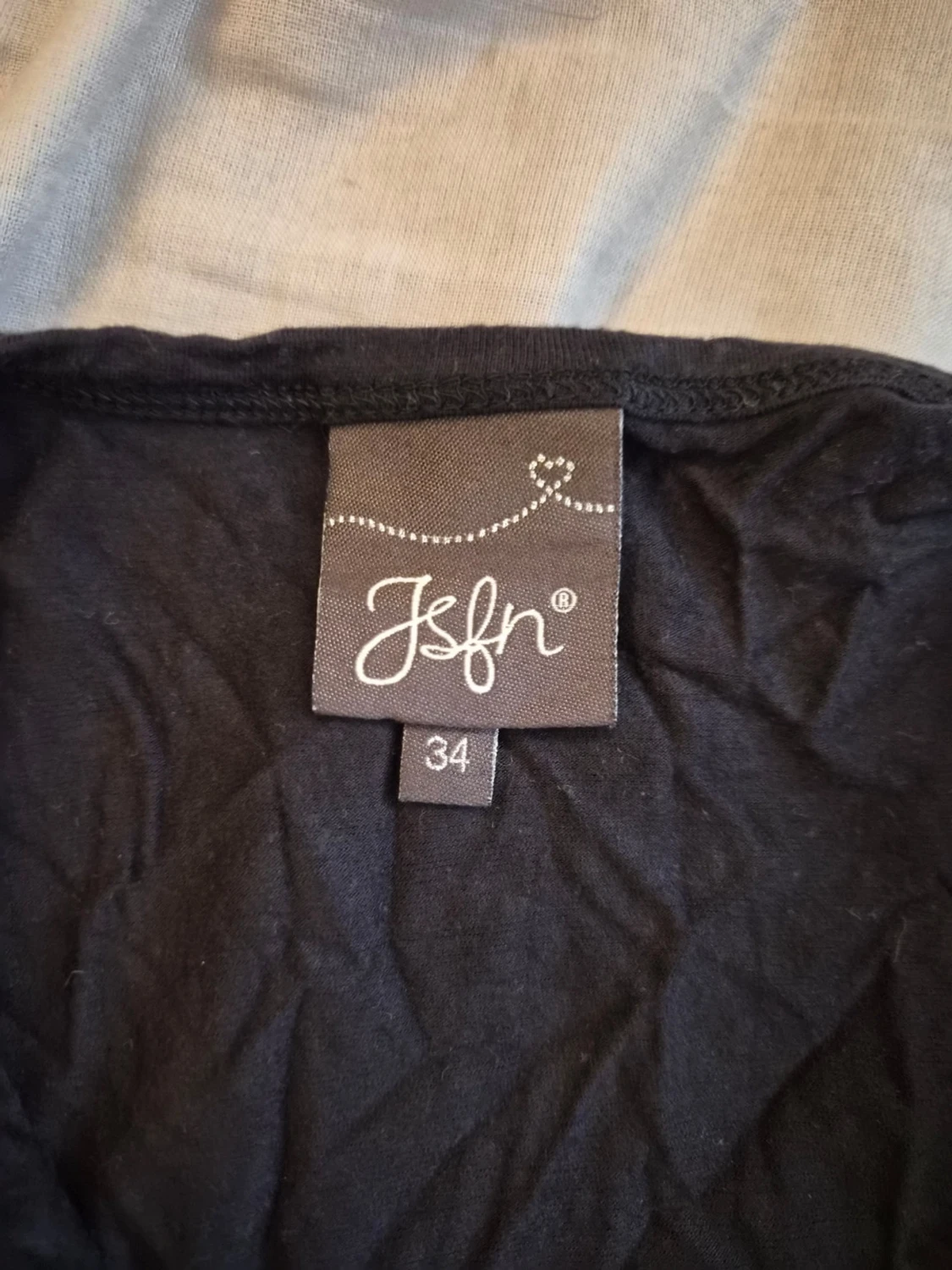Svart offshoulder klänning från JSFN - 1