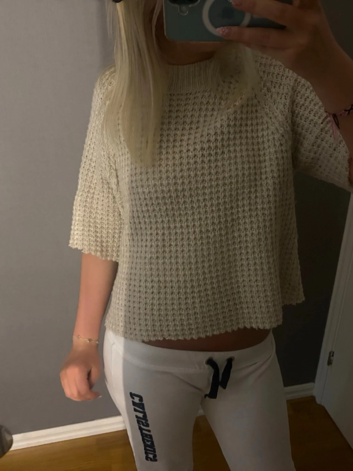 Beige stickad tröja 