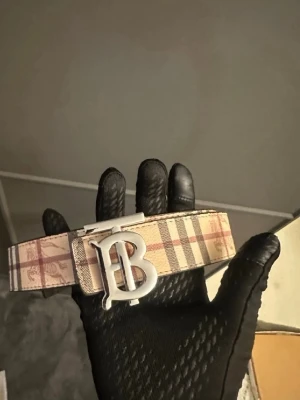 Burnerry bälte 110 cm  - Snygg tvåsidigt har även fler storlekar 