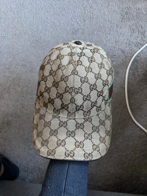 Gucci keps - Beige gucci keps, Strl M, Hör av er för mer info