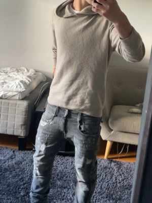 Oscar Jacobson Hoodie - ☕️Snygg biege Oscar Jacobson Hoodie ☕️        📏Strl M Men passar bättre S Runt 175-182 📏     