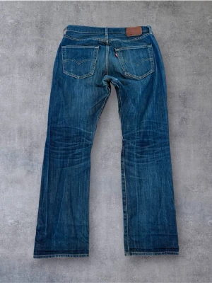 Levis 501 - Riktigt feta 501:or med feta honeycombes. Storlek 32/30 mått -  Midja: 41,5  Ytterben: 100  Benöppning: 20  Pris kan diskuteras 🤩