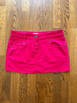 Rosa minikjol med fickor - Superfin rosa kjol!! 