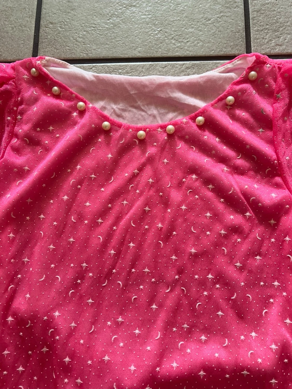 Rosa topp med pärlor storlek M/L - 1