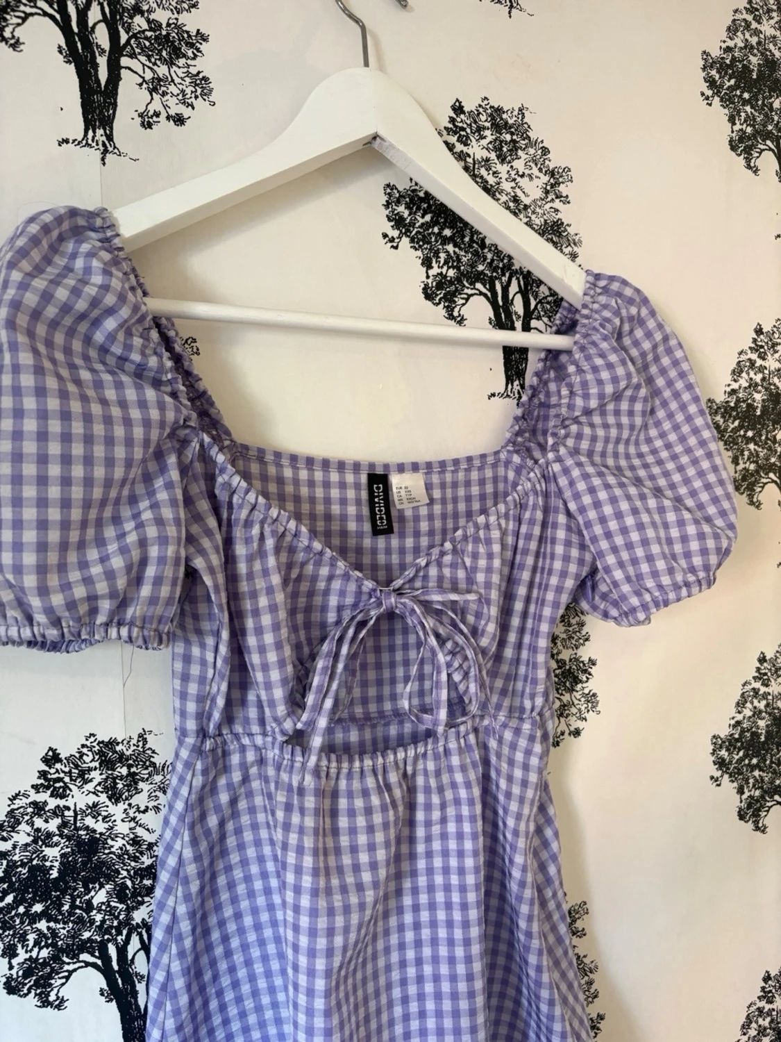 Lila rutig kortklänning med puffärm - 4