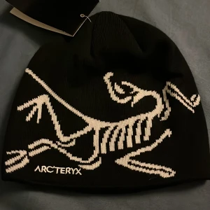 Arc’teryx mössa - Svart Arc’teryx mössa
