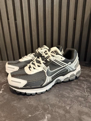 Vomero 5 - Helt nya vomero 5 oanvända