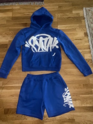 Synaworld set - Hej! Säljer nu mitt oanvända synaworld set då det tyvärr var för liter för mig. Säljs för endast 499 SEK.                  Först i kvarn! XL men passar även L