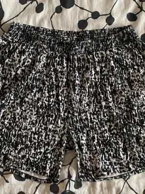 Shorts - Shorts till dam  Stl 46/48