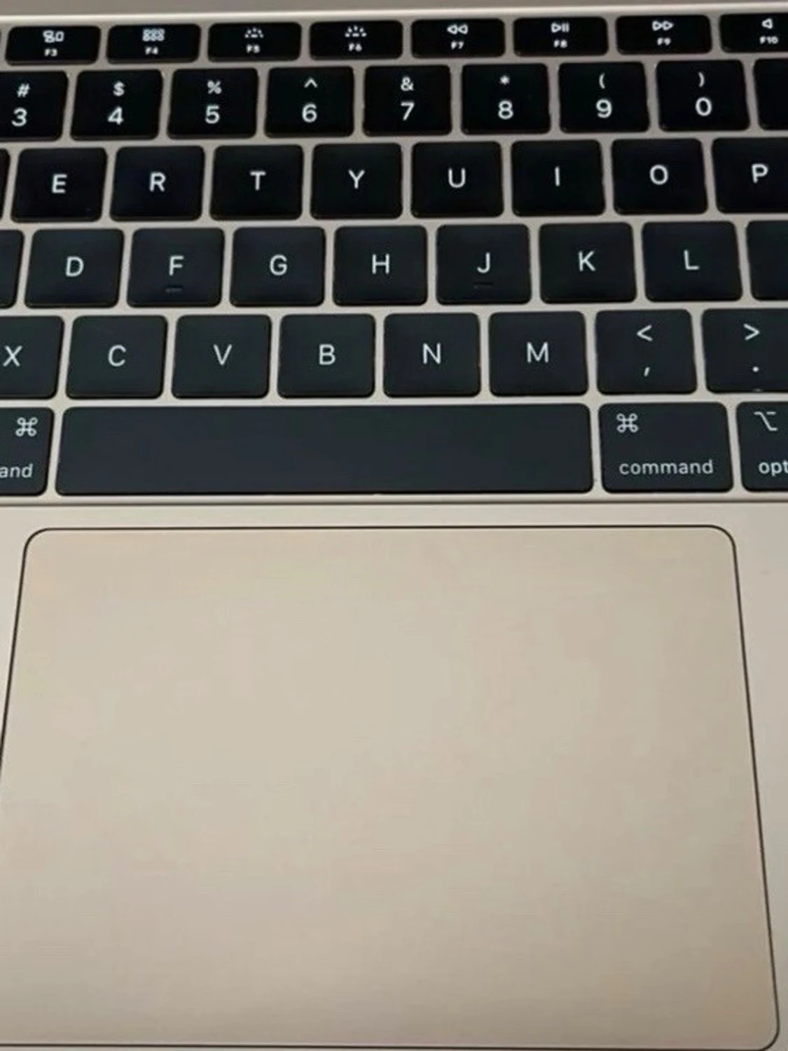 MacBook Air i guld 2020 - 1