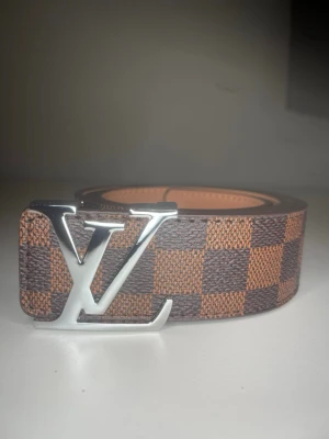 Brun Bälte - Brun Bälte, Skicka för mer info och skriv gärna innan du köper! 