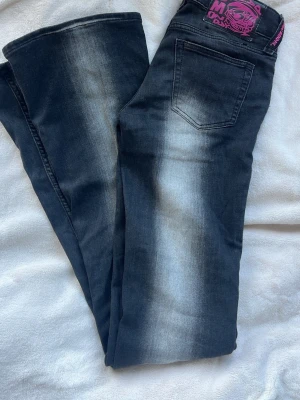 Svart/grå Cheap monday  - Stl 26/34. Snygga jeans från weekday (Cheap monday) 💕 Säljs inte för under 200kr💓