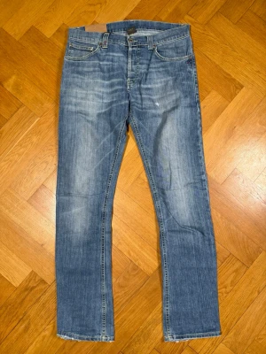 Dondup Jeans  - Mina gamla favorit jeans ifrån dondup men har tyvär vuxit ur riktigt feta storlek 33 och i bra skick