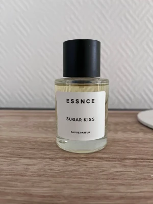 Essnce parfym  - Sugar kiss, parfym från Essence 