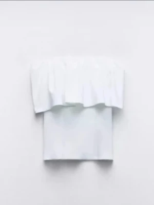 SÖKER!! Vit Zara topp - Söker denna topp från Zara i storlek s🩷hör av er ifall ni vill sälja🩷