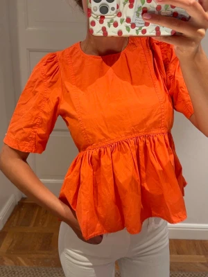 Orange blus - Säljer denna så fina orange blus💛💛💛