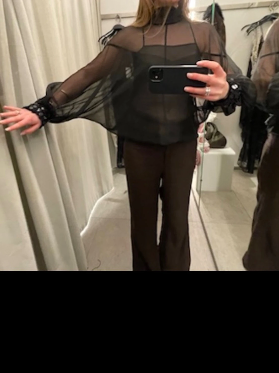 Svart transparent blus med polokrage - 1