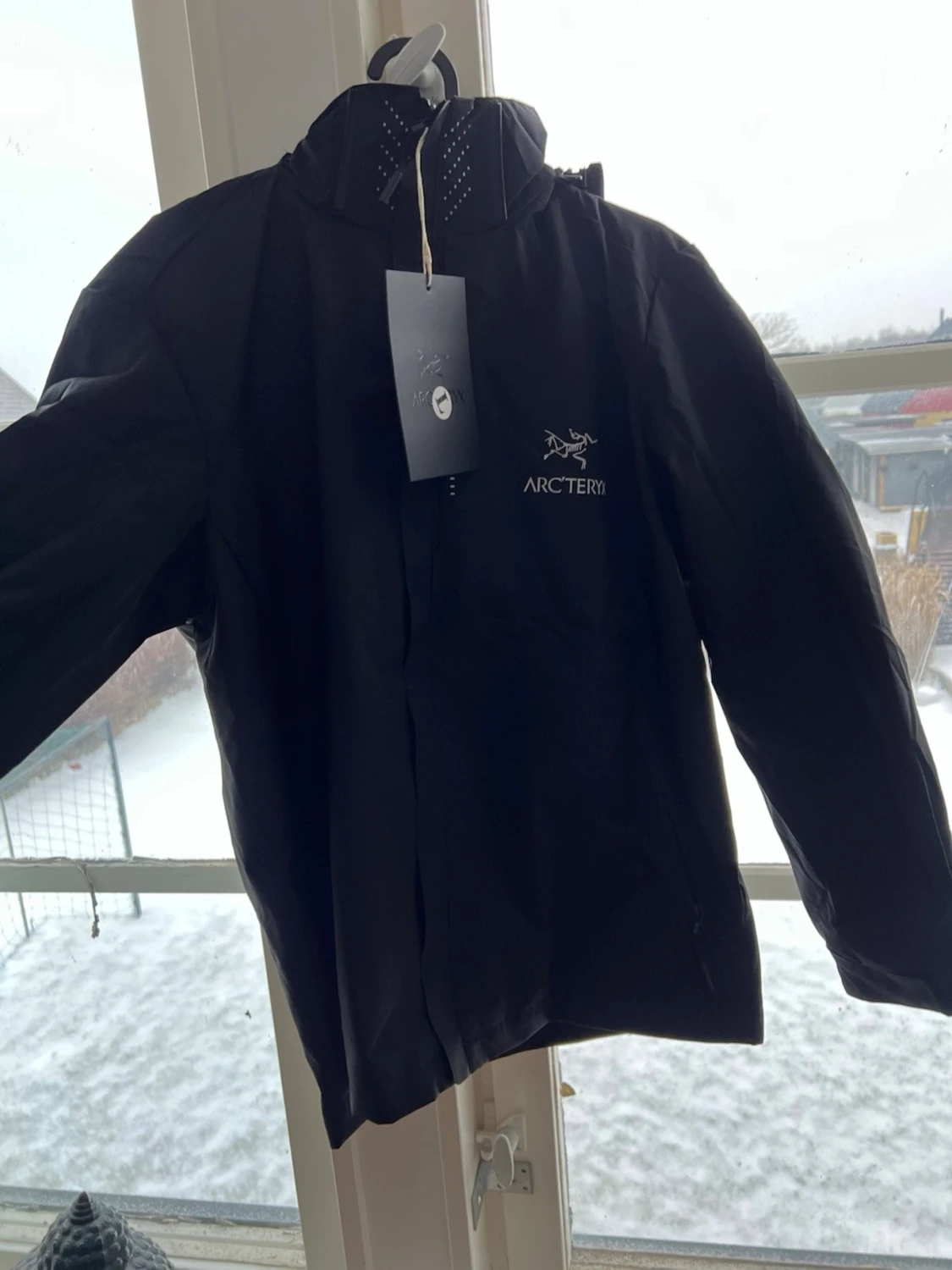 Svart vindjacka från Arc'teryx