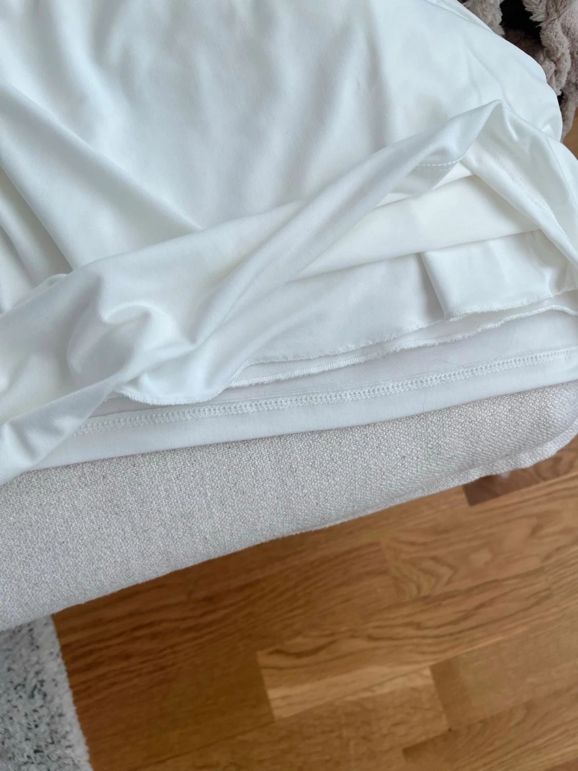 Vit draperad klänning  - 4