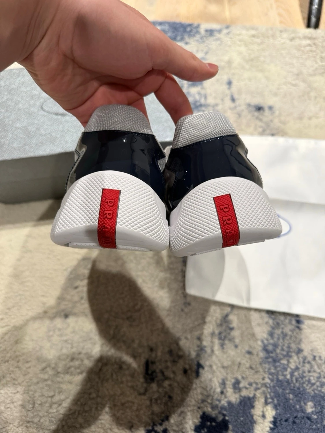 Prada cups mörkblå  - 4