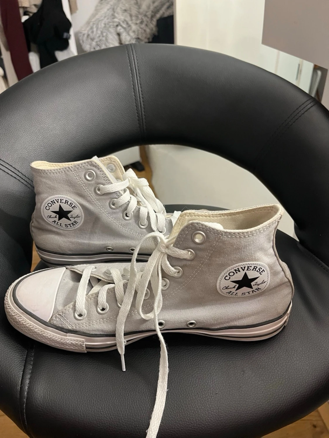Grå Converse 