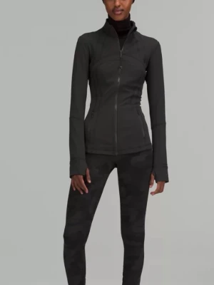 Svart Define Jacket från Lululemon - Snygg svart Define Jacket från Lululemon med figurnära passform. Är villig att byta om någon säljer samma fast i storlek XS/4