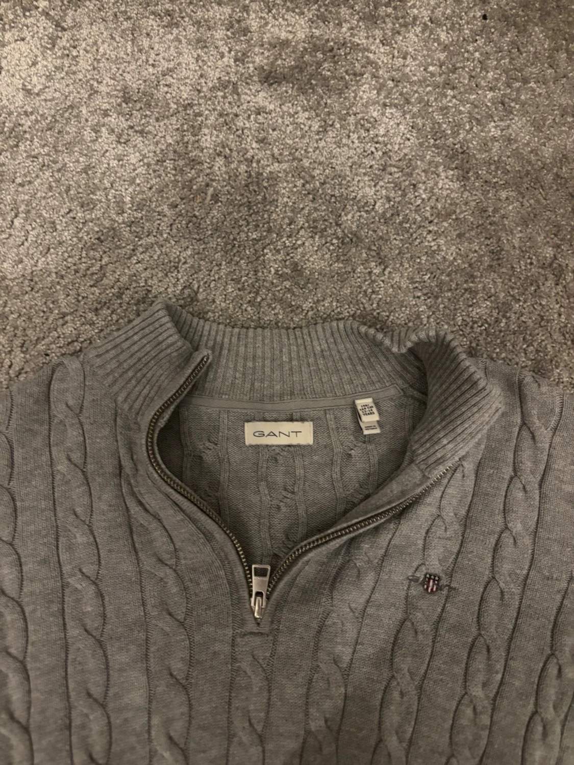 Grå kabelstickad tröja från GANT - 2