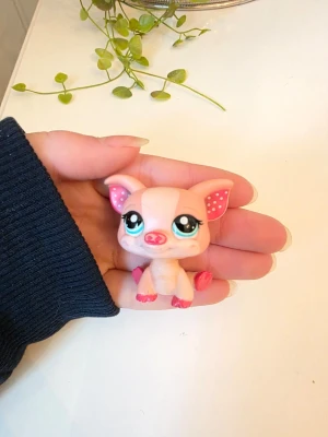littlest pet shop - Littlest pet shop gris authentisk Finns fler i min profil för bundle. Följ gärna för att se fler jag lägger upp