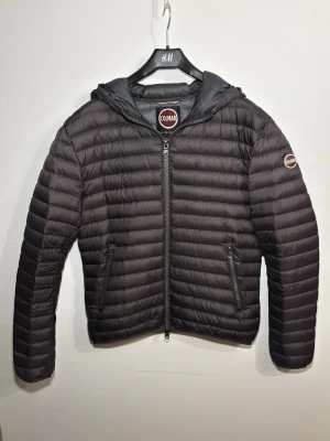 Colmar Vår Jacka - 9/10 | Nypris +- 5000 sek | Storlek S/M I Hör gärna av dig om du har några frågor och följ för andra snygga plagg! 🍾🍾