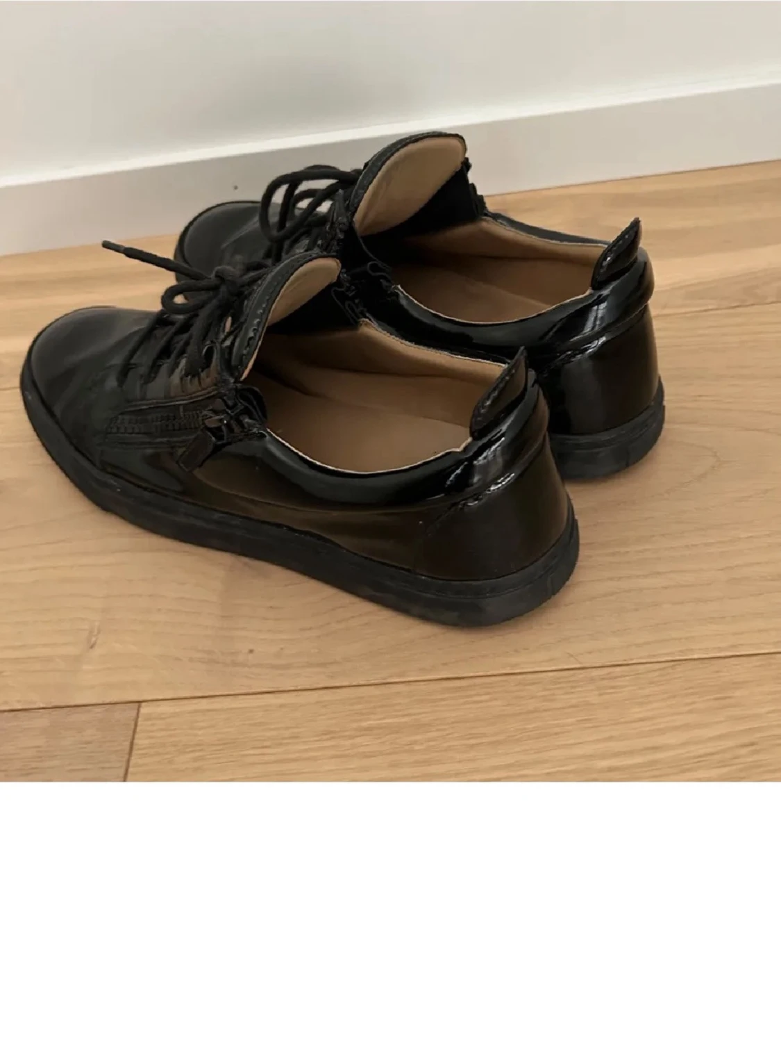 Guiseppe Zanotti  - 1