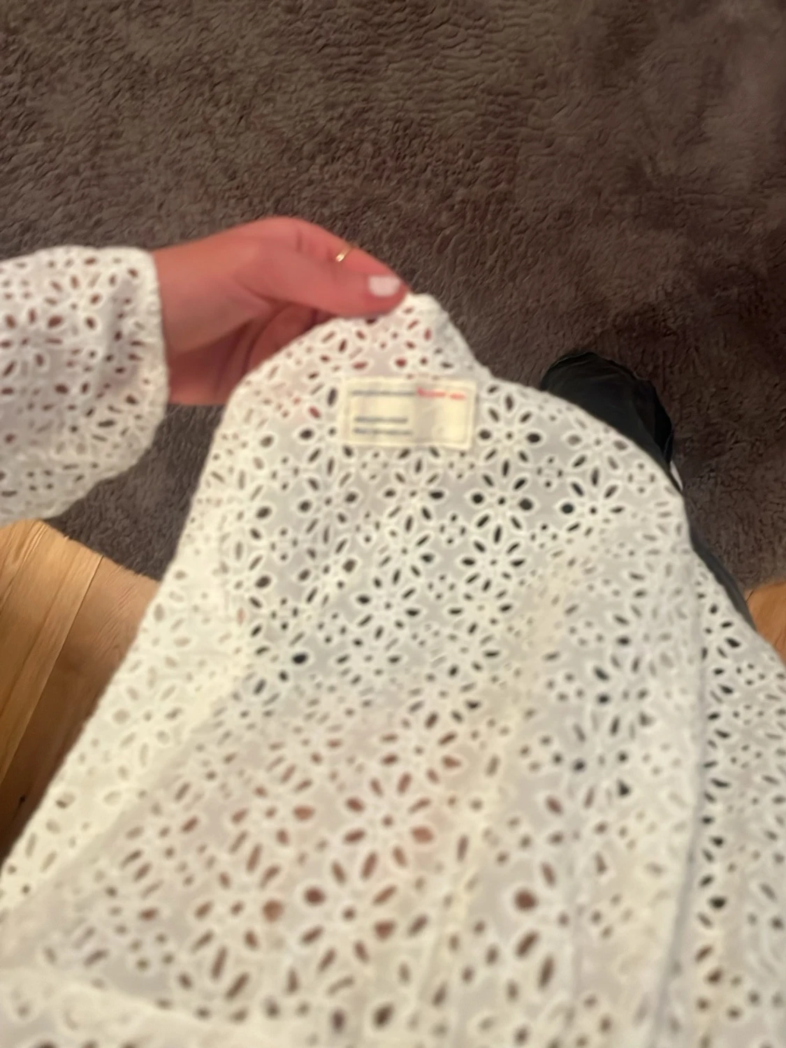 Vit broderad blus från Lindex - 1