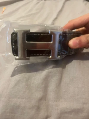 Helt ny hållgörare ingår  - Helt ny 