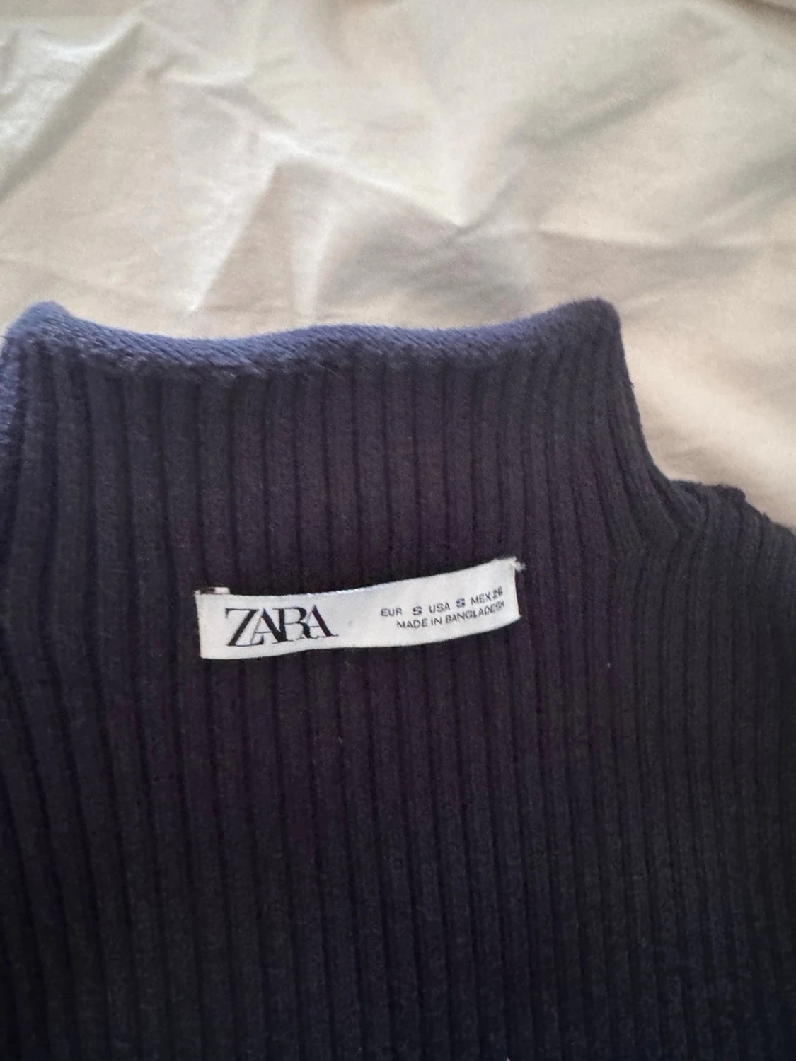 Svart ribbad polotopp - 3