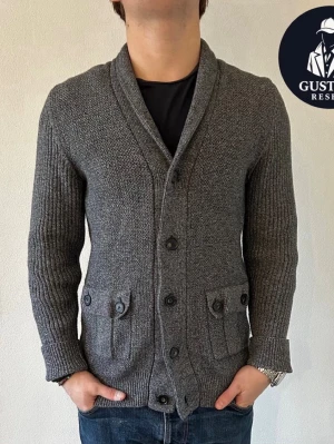 H&M CARDIGAN - NYSKICK - Tja, säljer denna extremt snygga cardigan från H&M i riktigt fin kvalité! Den är i nyskick och aldrig använd. Tveka inte på o ställa frågor! 🔥