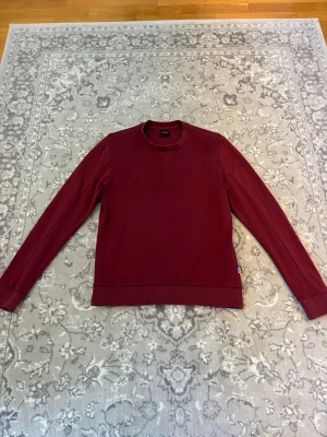 Hugo Boss tröja Stl S passar XS - Mängdrabatt finns! Ju fler plagg du köper, desto bättre pris kan jag ge