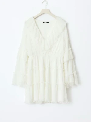 Pleated dress klänning från Gina - Jättesöt klänning med långa armar från Gina. Perfekt nu till sommaren, skolavslutning, student eller midsommar. Aldrig använd, med lappar på grund av försen retur. Helt slutsåld på hemsidan, nypris 700kr❤️storlek XS