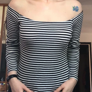 H&M off the shoulder striped top - Never worn except when trying on, in excellent condition. 