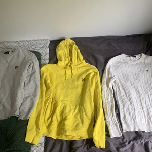 Lyle and scott och Morris tröjor - Lyle and scott hoddie small  Lyle and scott sweatshirt extra small  Morris kabelstickad tröja small  Kan köpas separat, skriv isf!  Pris kan diskuteras