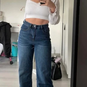 DAZY jeans - Väldigt bra material, för liten för mig. Storlek L, men passar även M.