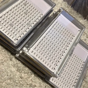 Fransar (7 askar) - Säljer alla (7) tillsammans för 350kr. Färdiga knippen som du kan göra volymfransar med väldigt lätt!