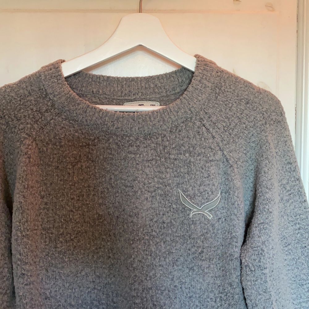 Supermysig stickad tröja från Lager 157🤍 den är i strl S men den passar bra som M också🤍 kan mötas upp i Stockholm eller posta, frakt ingår i priset🤍🤍. Stickat.