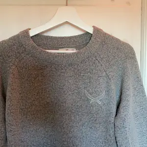 Supermysig stickad tröja från Lager 157🤍 den är i strl S men den passar bra som M också🤍 kan mötas upp i Stockholm eller posta, frakt ingår i priset🤍🤍