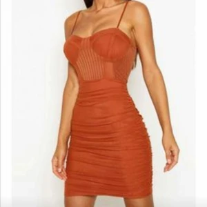 Klänning stl 40 - Endast provad. 