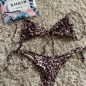 Leopard bikini - Helt ny, kommer i bikini påse.  