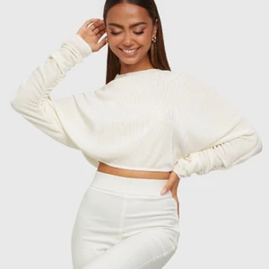 Bianca x nelly topp - Topp från Biancas kollektion med Nelly.  Strl 38  Möts gärna upp (sthlm) 💛