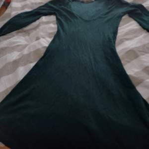 Grön klänning storlek s 