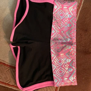 PINK yoga pants shorts - Yoga Shorts från Victoria secret PINK. Inte använda eftersom de är för stora för mig