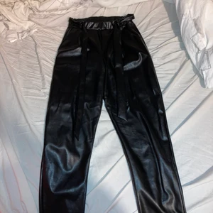 Skinnbyxor  - Supersnygga skinnbyxor storlek s 50+ frakt 50kr 