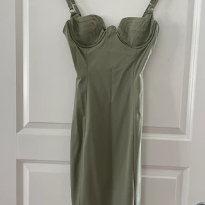 OhPolly  - Oanvänd  klänning från OhPolly   Frakt tillkommer 